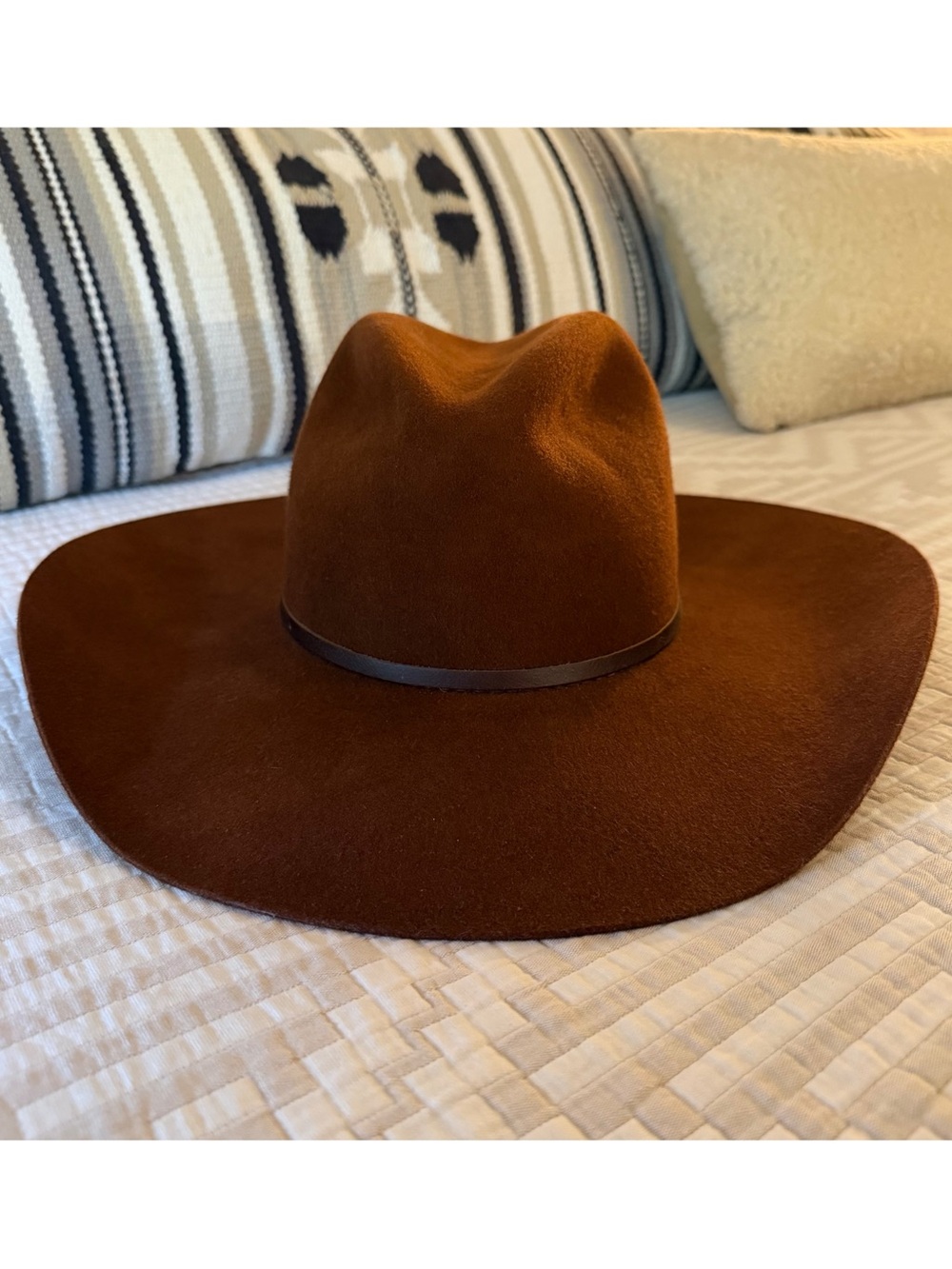 Janessa Leoné Jericho Stiff Wide Brim Wool Felt Cowboy Hat in Rich Chestnut (M)